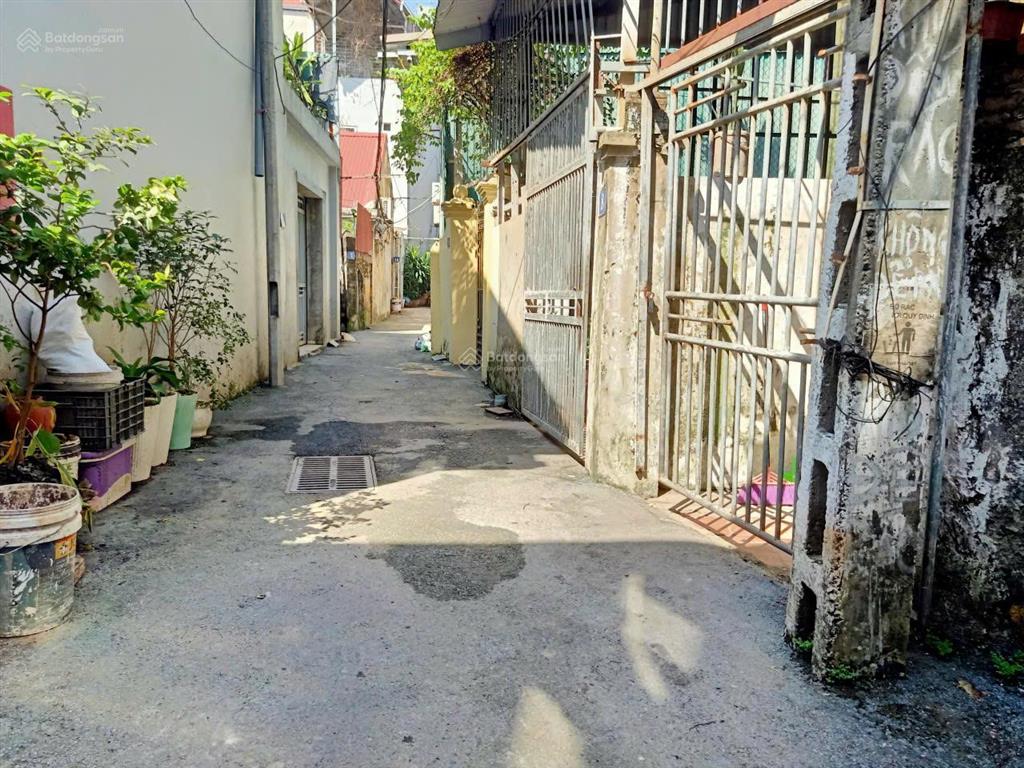 Bán gấp mảnh đất đại mỗ, lô góc, diện tích 50m2 mt 4.5m, cách oto tránh 10m, giá bán 3 tỷ 9
