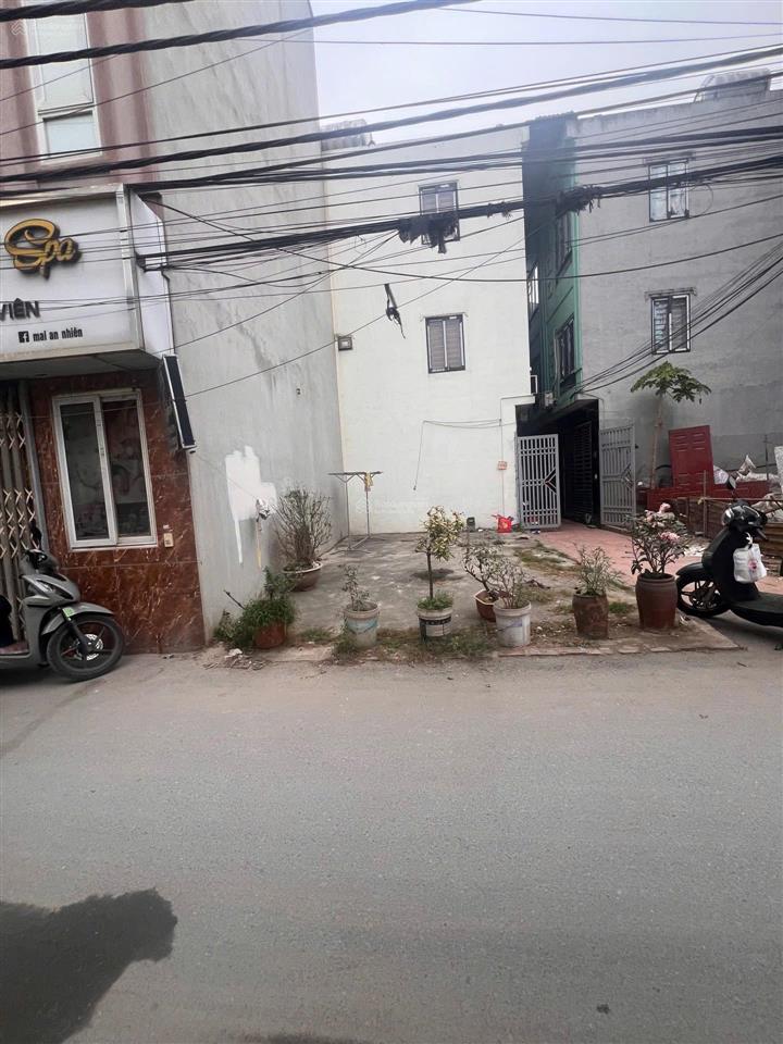 Cần bán gấp mảnh đất gần vinhomes tây mỗ, lô góc, ô tô đỗ tránh, xây 7 tầng 35m2, giá bán 3 tỷ x