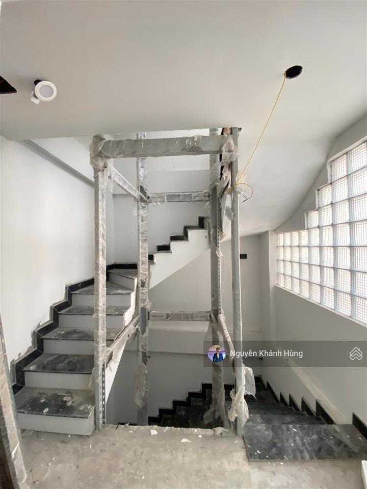 Bán nhà riêng phố đường láng, lô góc, ngõ thông, gần phố, thang máy, dt 40m2 x 6 tầng, giá 12.8 tỷ