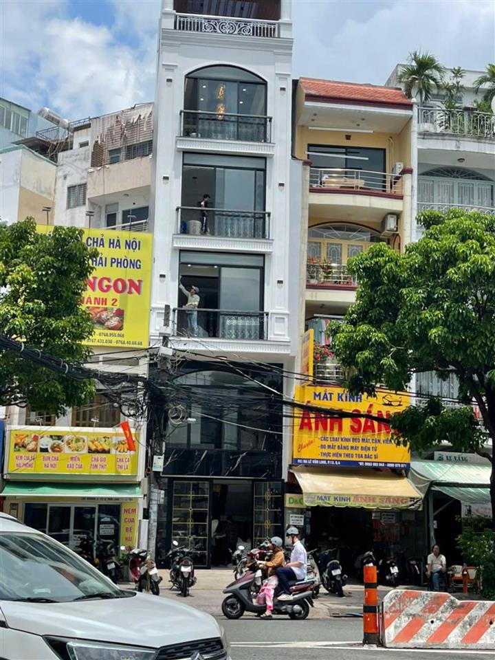 Bán nhà mặt tiền tôn thất thuyết, p3, q4. dt 4.2x22m, giá 18.5 tỷ