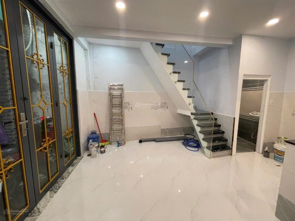 Bán nhà mặt tiền 74 vĩnh khánh, p10, q4. dt 3,7x20m, giá 12,5 tỷ (2 lầu)