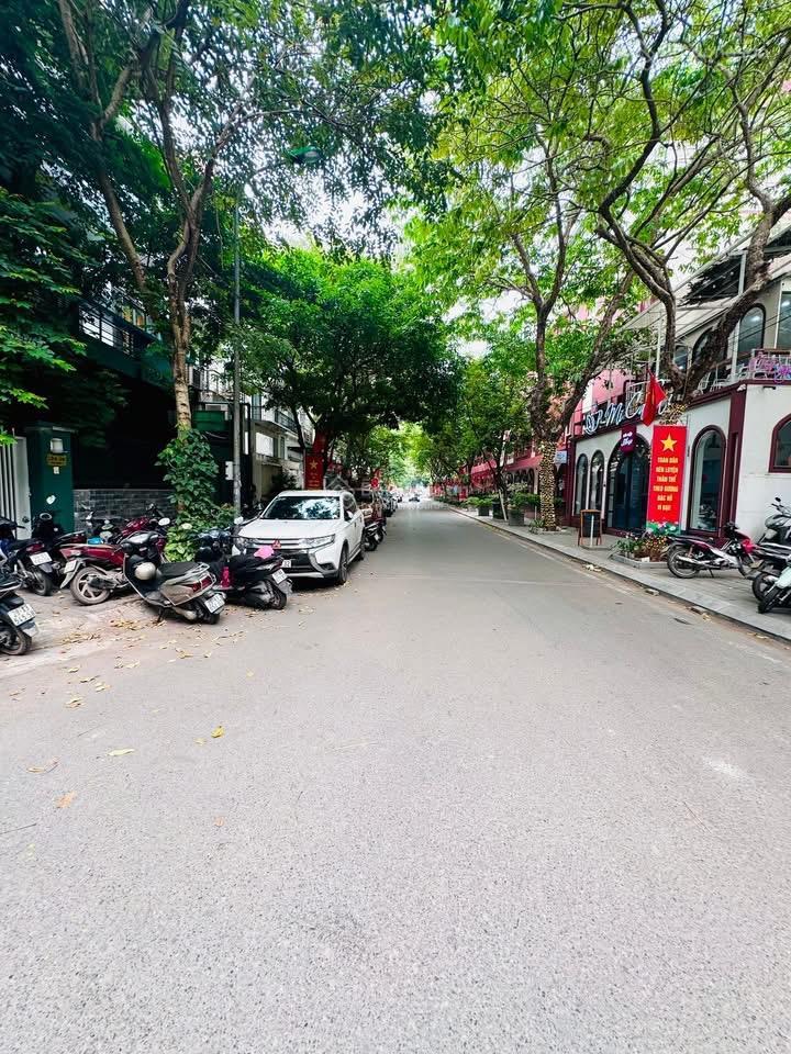 Chính chủ định cư nước ngoài, giảm sốc,
bán gấp biệt thự lô góc nguyễn cơ thạch 152m 5t siêu đẹp