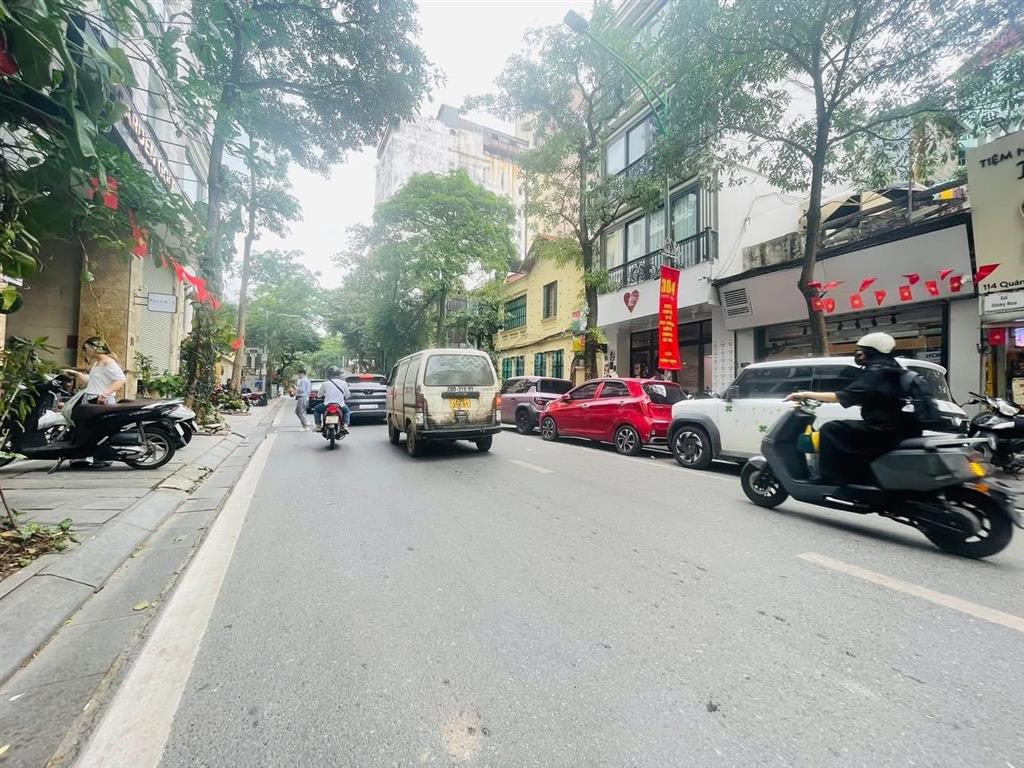 Sốc! mặt phố quán thánh 36m mt 7m siêu hiếm, chỉ 18 tỷ, dòng tiền 400 triệu/năm