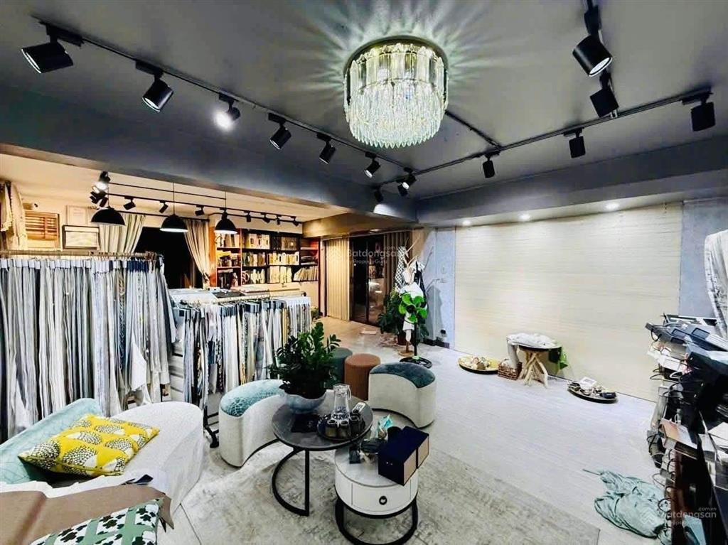 Hàng độc! mặt phố nguyễn lân 100m 5t mt 11.8m thang máy lô góc vỉa hè  giá đầu tư 32.8 tỷ