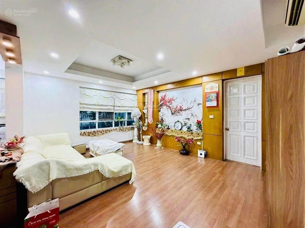 Hàng độc! mặt phố nguyễn lân 100m 5t mt 11.8m thang máy lô góc vỉa hè  giá đầu tư 32.8 tỷ