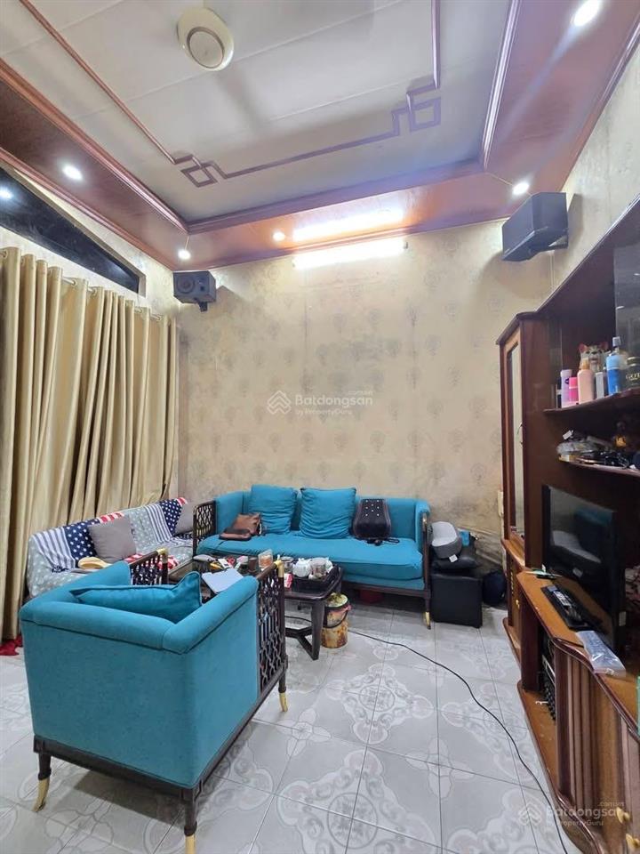 Siêu hiếm võ thị sáu cách hồ 50m  diện tích 55m mt 4.5m, nhà 3 tầng, sân riêng để xe 8.6 tỷ