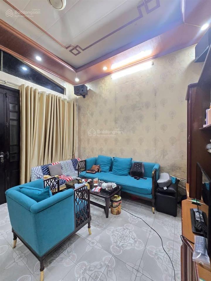 Siêu hiếm võ thị sáu cách hồ 50m  diện tích 55m mt 4.5m, nhà 3 tầng, sân riêng để xe 8.6 tỷ