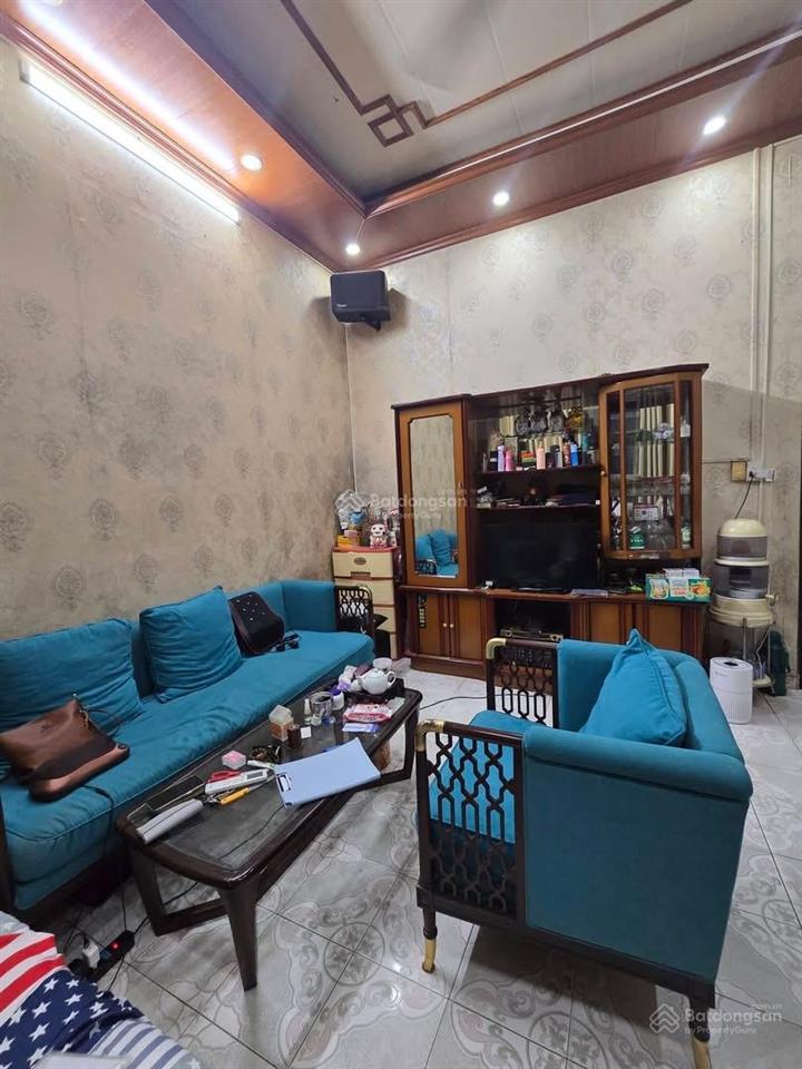 Siêu hiếm võ thị sáu cách hồ 50m  diện tích 55m mt 4.5m, nhà 3 tầng, sân riêng để xe 8.6 tỷ