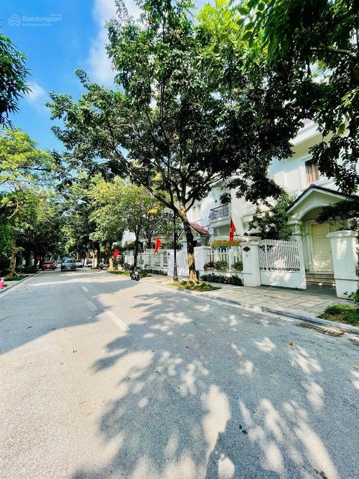 Biệt thự anh đào 9 vinhomes riverside sân vườn trước sau, không gian sống thượng lưu 158m  58 tỷ
