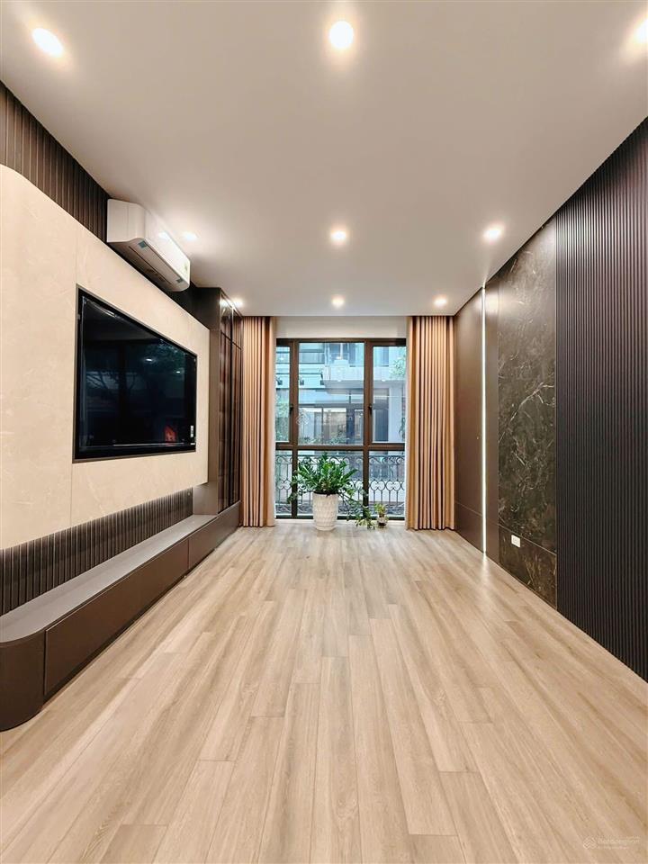 Giảm sốc 6 tỷ  tôn đức thắng  phân lô vip 50m x 4 tầng  ô tô tránh  full nội thất 15.2 tỷ