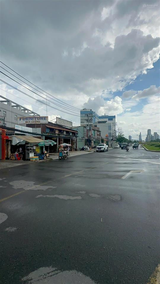 Bán lô đấy xây 2 hầm 12 tầng. mặt tiền lương định của, ngay vòng xoay trần não. giá chỉ 366 tr/m2