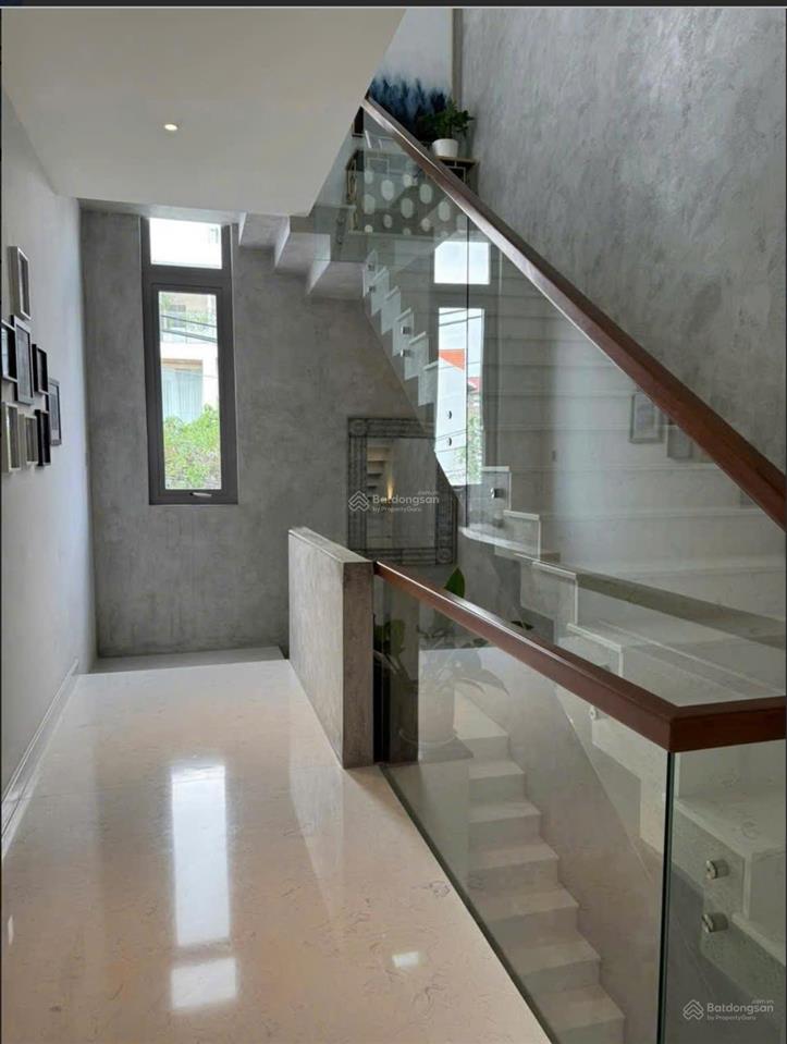 69 tỷ  bán biệt thự hồ bơi nguyễn văn hưởng tđ q2  dt 171m2  hầm 4 lầu  chdir 69 tỷ tl