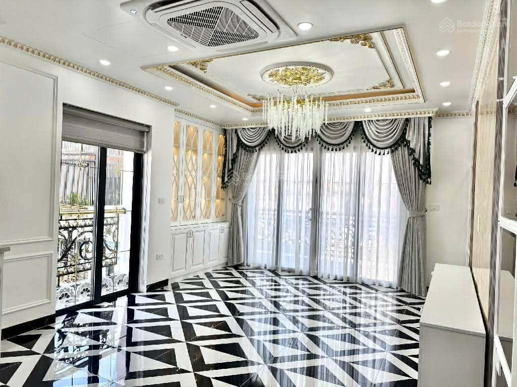 Bán nhà mặt phố yên lạc  trung tâm hai bà trưng  ô tô thang máy kinh doanh  mới đẹp ở luôn