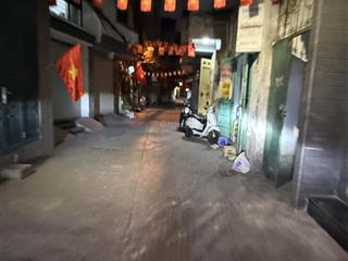 Một ngôi nhà đẹp ngõ to phố lạc trung  thang máy  7 phòng phù hợp với gia đình đông người