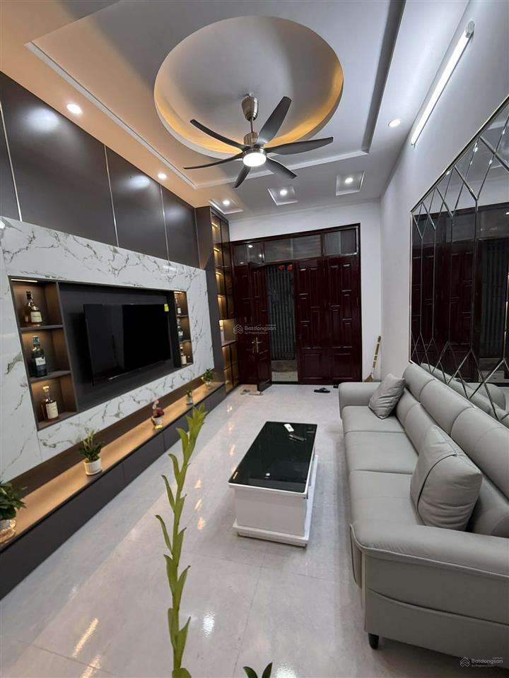 Bán gấp nhà đẹp phố trương định  hai bà trưng 36m 5tầng tặng nội thất ở luôn  giá chỉ 8 tỷ