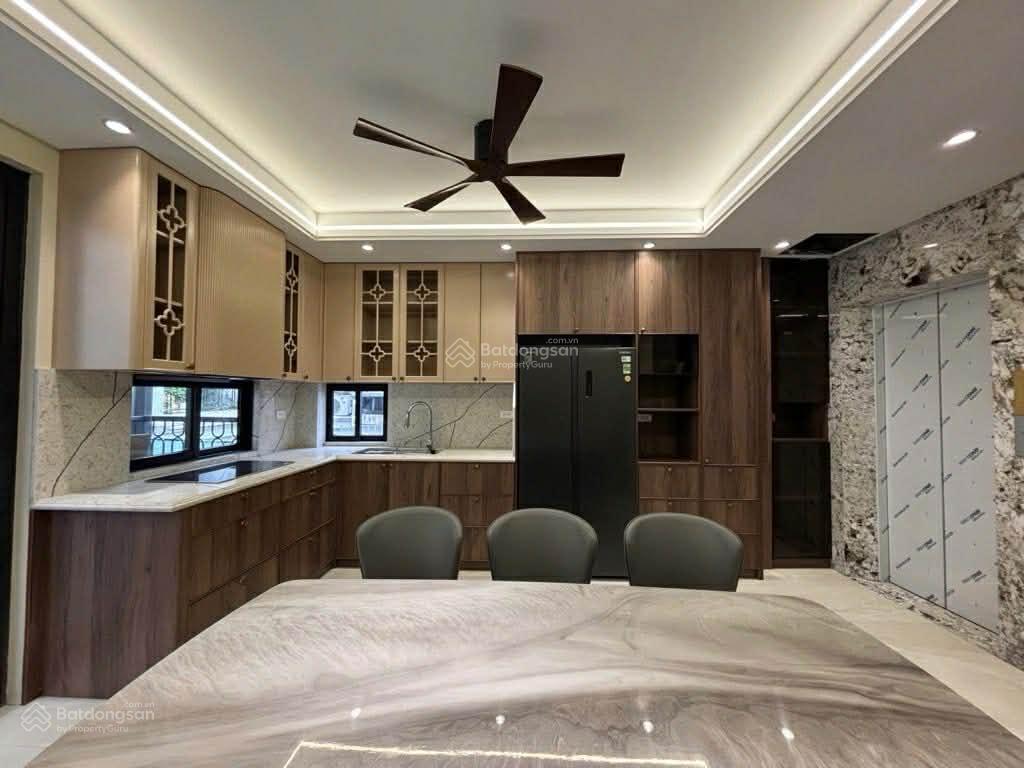 Cần bán nhà đẹp phố kim ngưu  quận hai bà trưng 49m2 5tầng thang máy vf3 vào nhà tốt