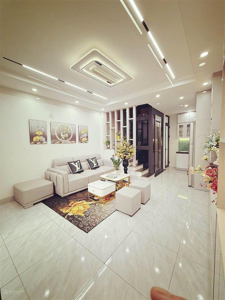 Nhỉnh 8 tỷ có ngay nhà đẹp phố kim ngưu hbt 50m 4 tầng 4 phòng ô tô đỗ cửa  quy hoạch ổn định