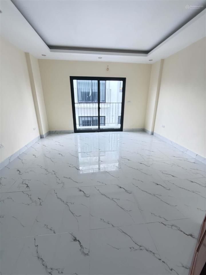 Bán gấp nhà mới 60m2 6tầng ô tô thang máyfull nội thất ngõ 622 minh khai  hbt  sát time city