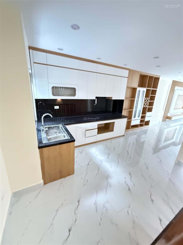 Bán gấp nhà mới 60m2 6tầng ô tô thang máyfull nội thất ngõ 622 minh khai  hbt  sát time city