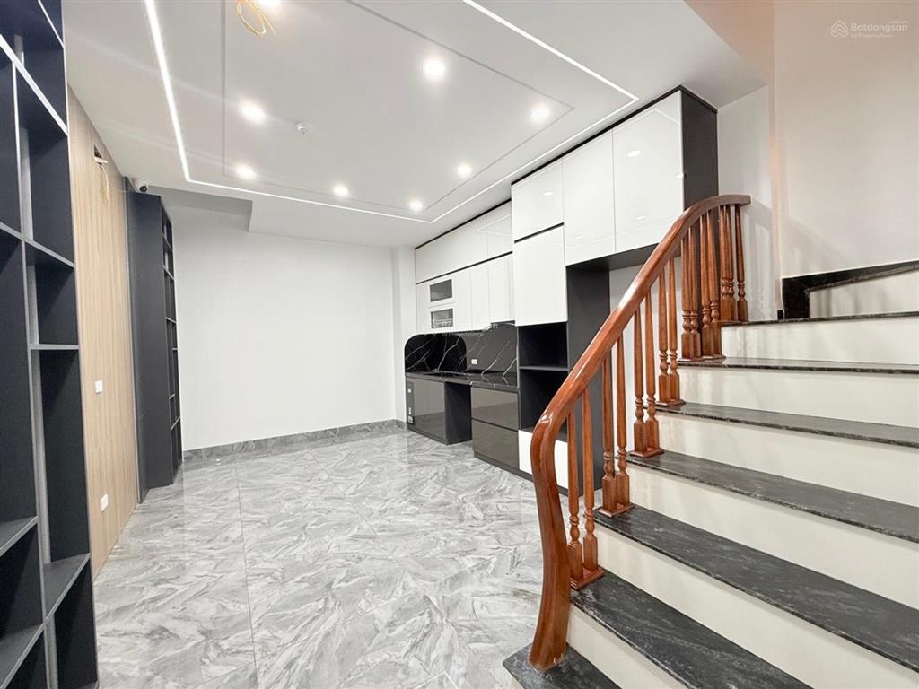 Chính chủ cần bán nhà phố minh khai phân lô 58m2 5t 5n mới koongvf9 ngủ trong nhà gần times city
