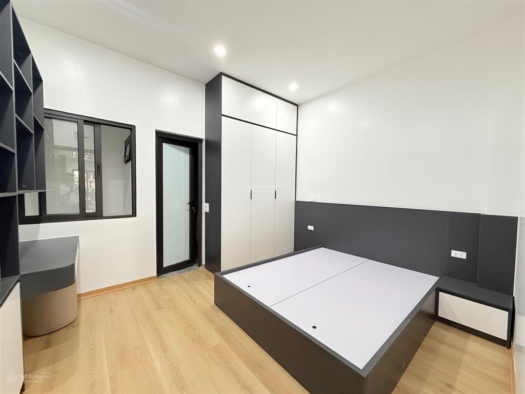 Chính chủ cần bán nhà phố minh khai phân lô 58m2 5t 5n mới koongvf9 ngủ trong nhà gần times city