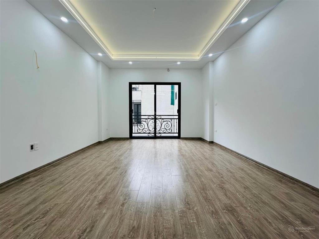 Bán nhà cách 1 nhà ra mặt phố lê thanh nghị  hbt 45m2 5tầng 3ngủ đẹp thang máy mới keng 10 tỷ xíu
