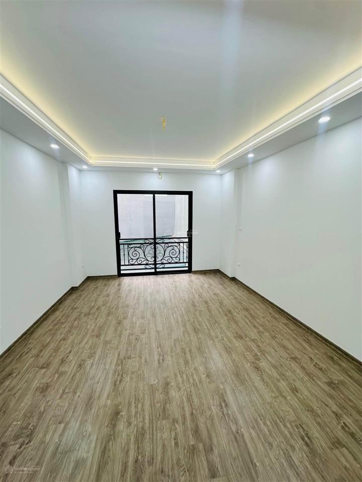 Bán nhà cách 1 nhà ra mặt phố lê thanh nghị  hbt 45m2 5tầng 3ngủ đẹp thang máy mới keng 10 tỷ xíu