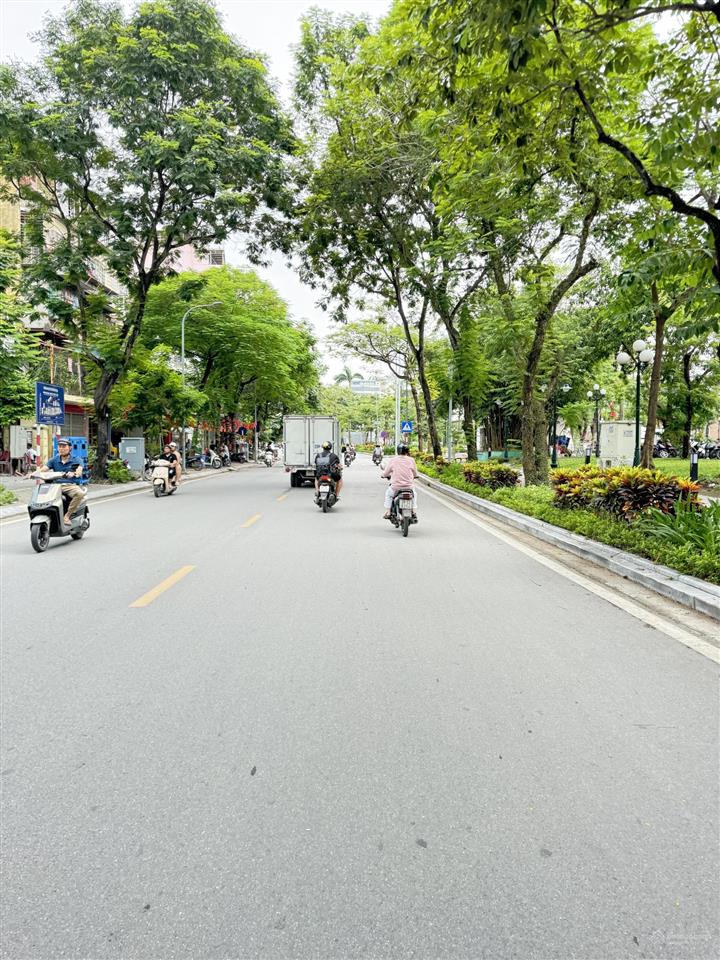 Cần bán nhà mặt phố trung tâm quận hoàng mai 46m2 7 tầng thang máy ô tô kinh doanh cho thuê tốt