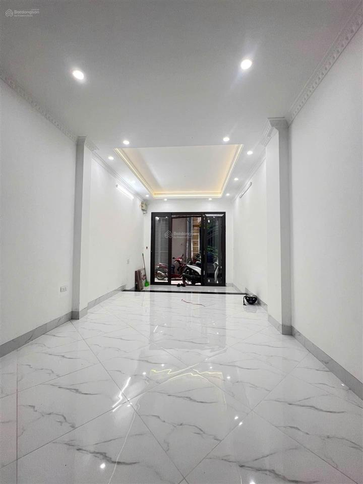 Cần bán nhà mặt phố trung tâm quận hoàng mai 46m2 7 tầng thang máy ô tô kinh doanh cho thuê tốt