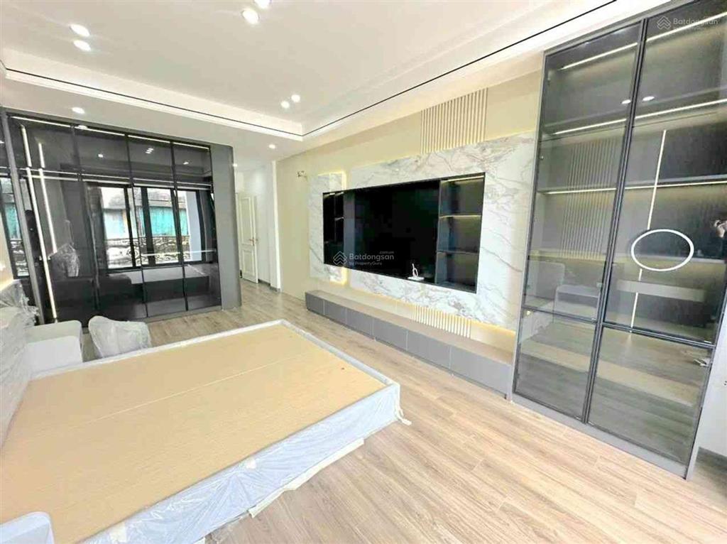 Cần bán nhà mặt phố trung tâm quận hoàng mai 46m2 7 tầng thang máy ô tô kinh doanh cho thuê tốt