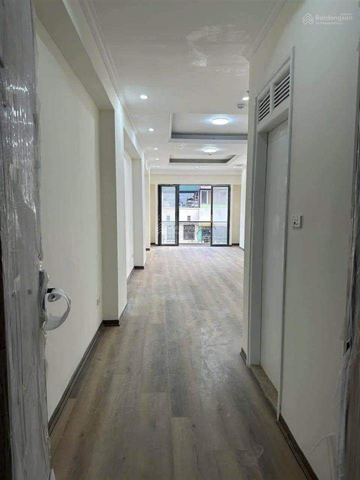 Cho thuê nhà mặt phố trần hưng đạo 60m2 x 4 tầng tổng 240m2 sàn văn phòng, hàng hiếm tại hoàn kiếm