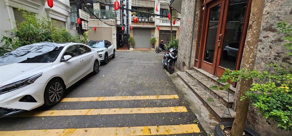 Với tài chính 9 tỷ có ngay nhà đẹp phố bạch mai hbt49m2 4t 4 ngủ rộng rãi thoáng mát, đủ nội thất
