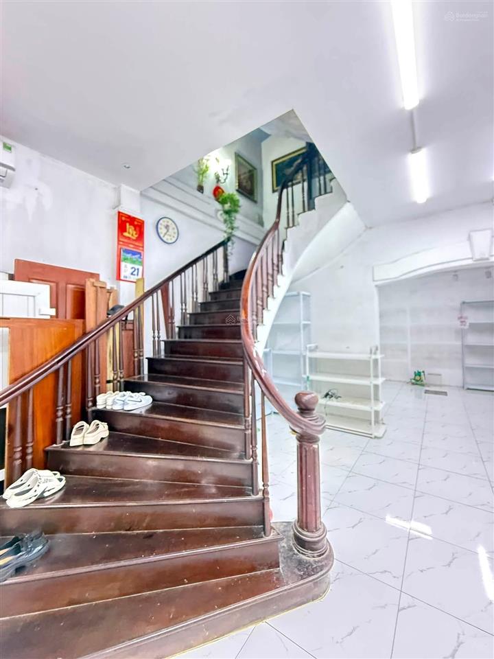 Chính chủ cho thuê nguyên căn mặt phố lò đúc  hbt 110m2x 5t 550m2 thông sàn mt6m  vỉa hè rộng