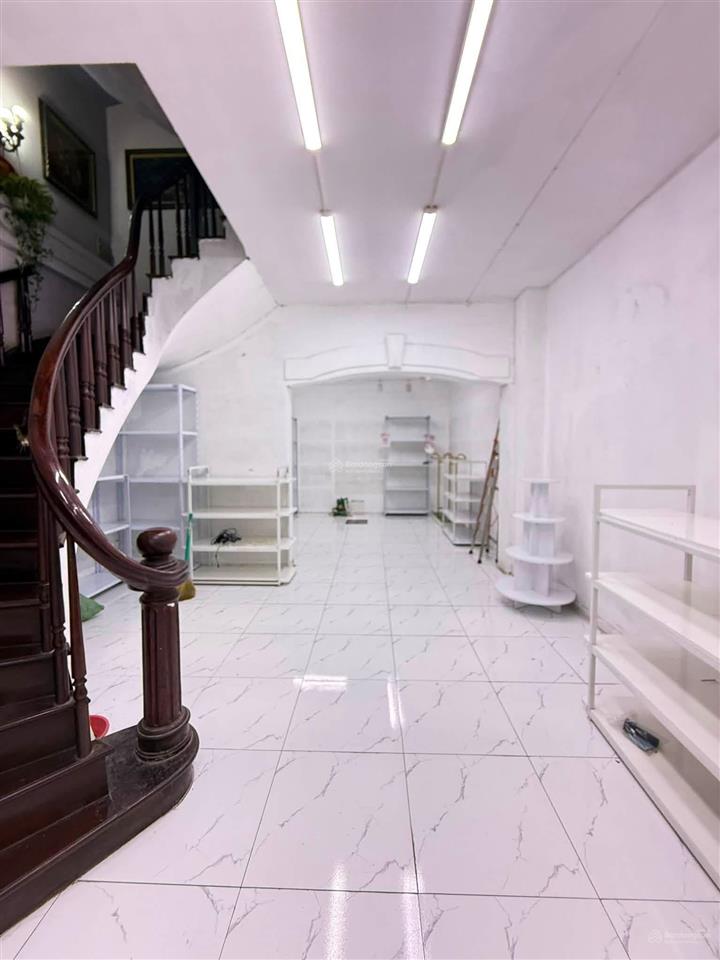 Chính chủ cho thuê nguyên căn mặt phố lò đúc  hbt 110m2x 5t 550m2 thông sàn mt6m  vỉa hè rộng
