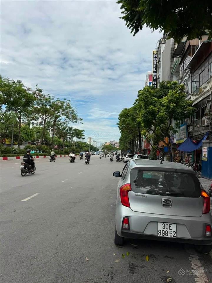 Cho thuê gấp căn nhà mặt phố trần khát chân  hbt 60m2 6tầng tổng 360m2 thông sàn thang máy mt10m