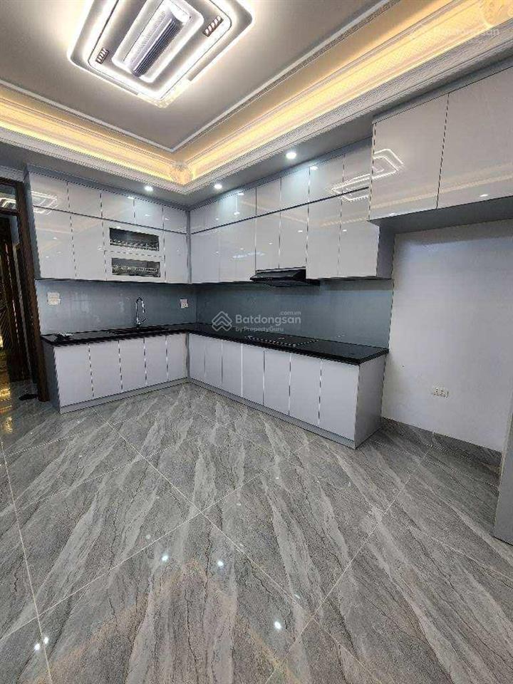 Bán nhà rẻ rộng mới đẹp mặt phố ngũ nhạc trung tâm quận hoàng mai 60m2 5 tầng thông sàn kinh doanh