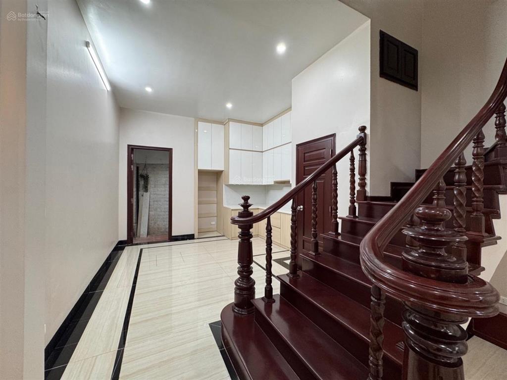 Cần bán nhà phố minh khai chủ tự xây chắc chắn56m2 4t 4 ngủ đẹp thoáng mát ô tô đỗ nhỉnh 11 tỷ