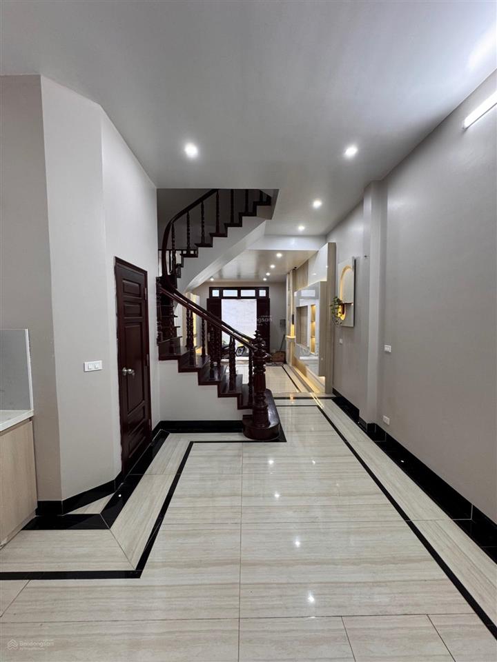 Cần bán nhà phố minh khai chủ tự xây chắc chắn56m2 4t 4 ngủ đẹp thoáng mát ô tô đỗ nhỉnh 11 tỷ