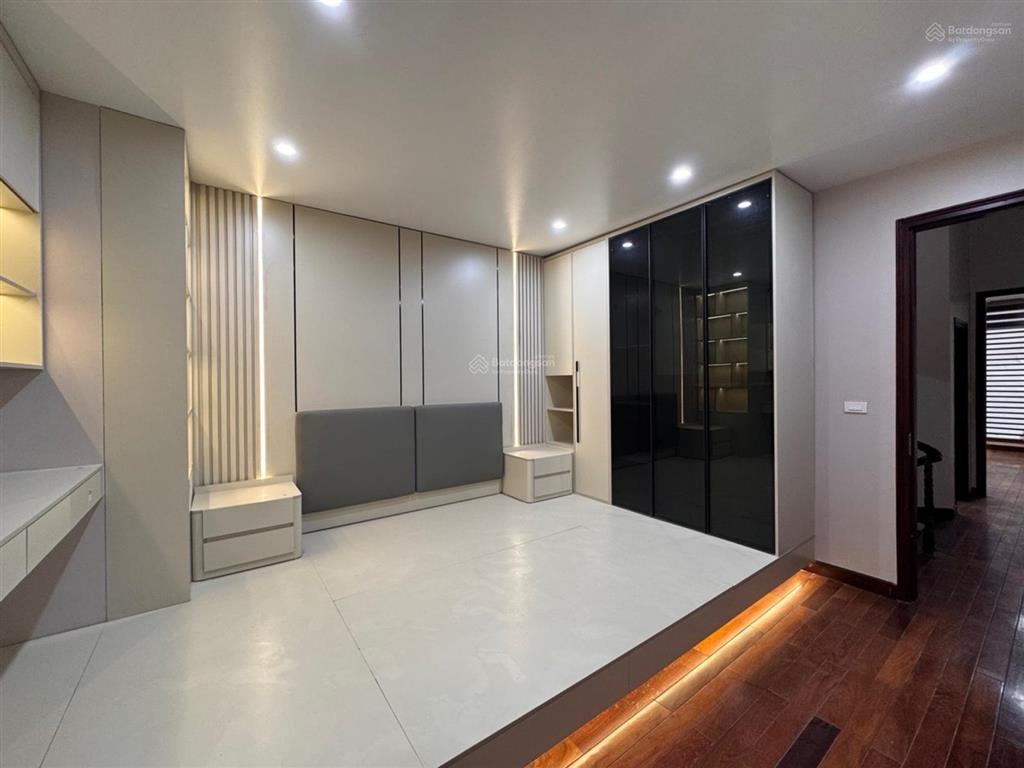 Cần bán nhà phố minh khai chủ tự xây chắc chắn56m2 4t 4 ngủ đẹp thoáng mát ô tô đỗ nhỉnh 11 tỷ