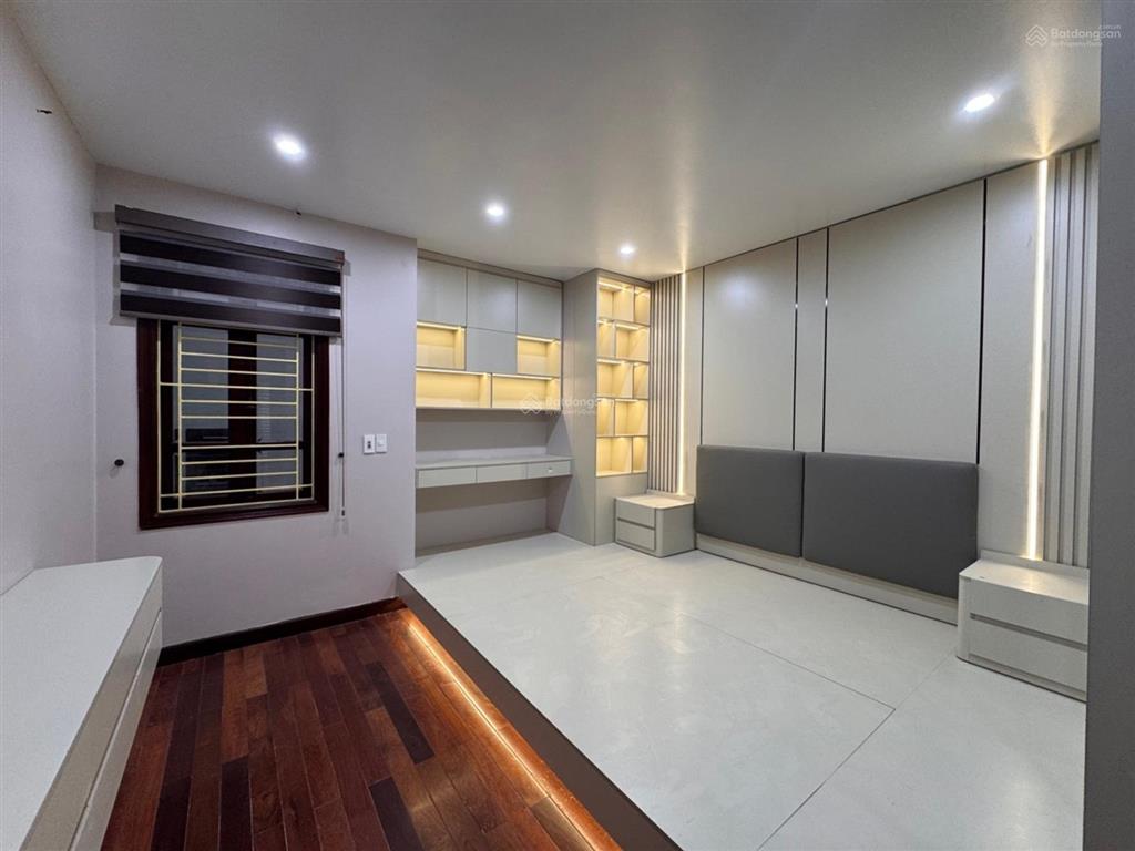 Cần bán nhà phố minh khai chủ tự xây chắc chắn56m2 4t 4 ngủ đẹp thoáng mát ô tô đỗ nhỉnh 11 tỷ