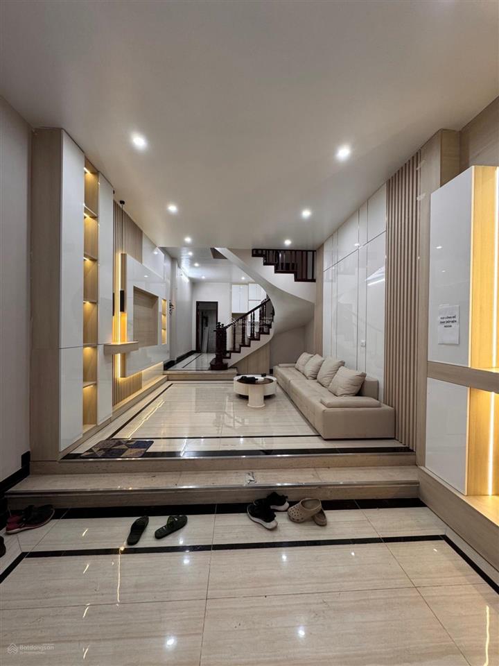 Cần bán nhà phố minh khai chủ tự xây chắc chắn56m2 4t 4 ngủ đẹp thoáng mát ô tô đỗ nhỉnh 11 tỷ