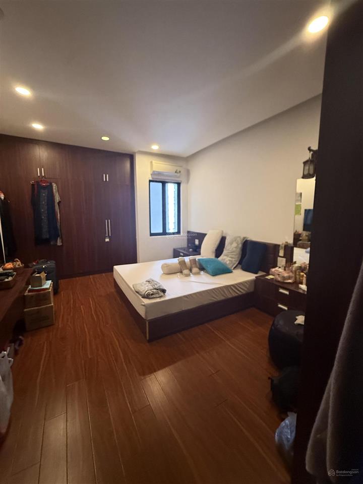 Bán gấp căn nhà lô góc đẳng cấp trung tâm lạc trung ô tô vào nhà, khu toàn cán bộ bác sĩ ở văn minh