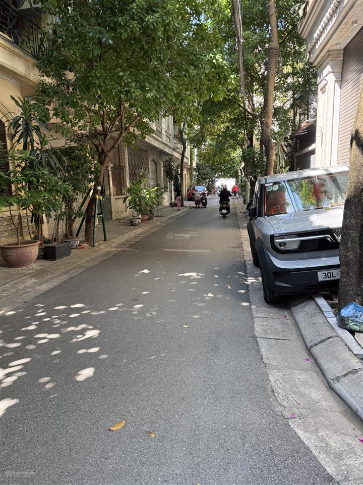 Bán gấp căn nhà lô góc đẳng cấp trung tâm lạc trung ô tô vào nhà, khu toàn cán bộ bác sĩ ở văn minh