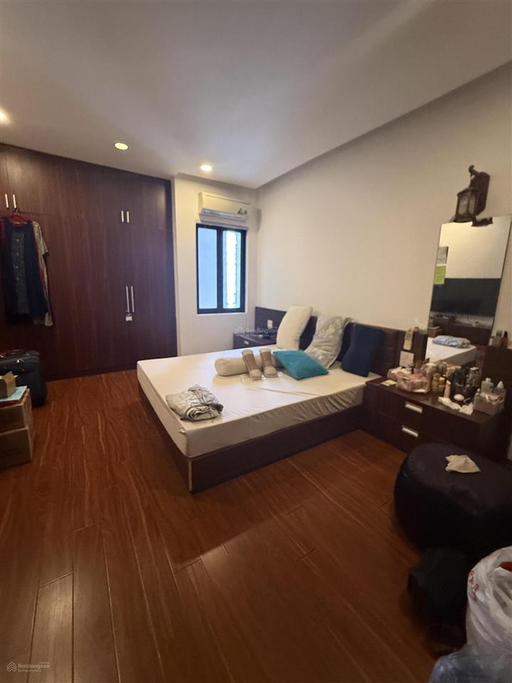 Bán gấp căn nhà lô góc đẳng cấp trung tâm lạc trung ô tô vào nhà, khu toàn cán bộ bác sĩ ở văn minh