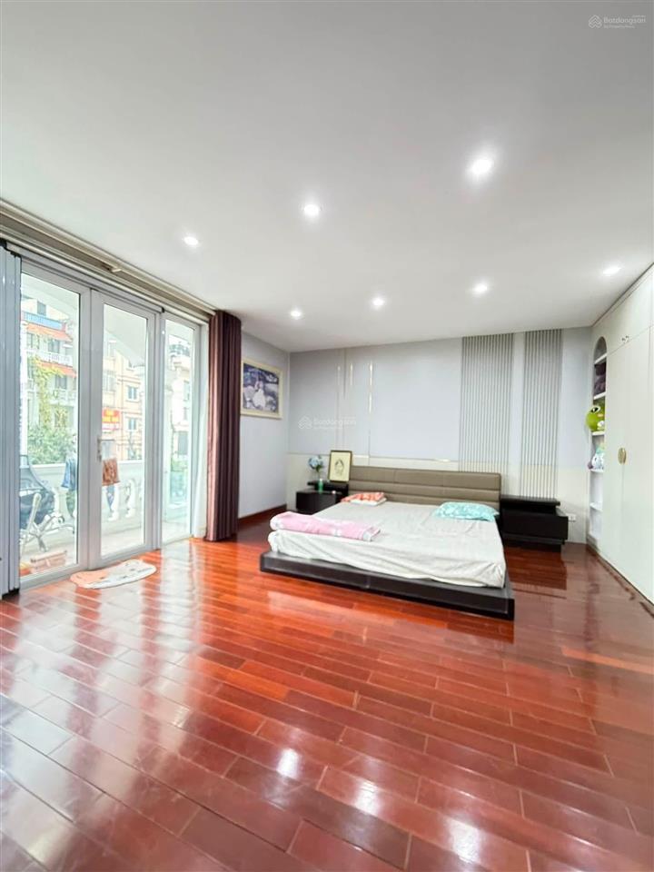 Cần bán nhà mặt phố lạc trung  hbt63m2 4 tầng vỉa hè rộng ô tô 2 chiều, ngõ sau ô tô tải vào nhà