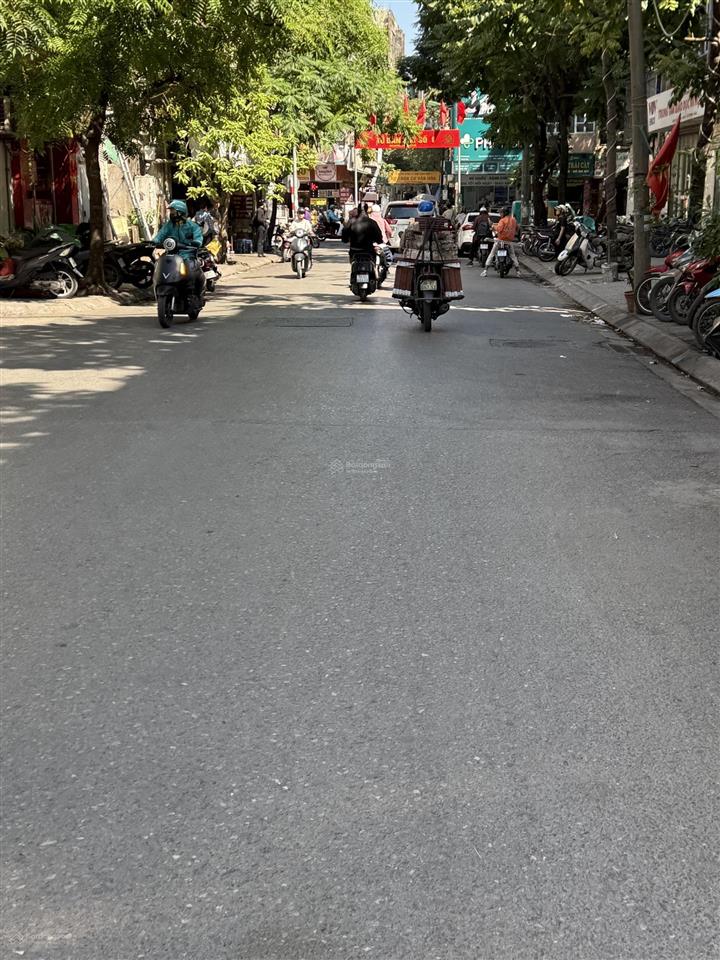 Cần bán nhà mặt phố lạc trung  hbt63m2 4 tầng vỉa hè rộng ô tô 2 chiều, ngõ sau ô tô tải vào nhà