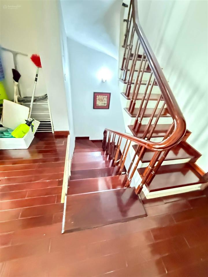 Cần bán nhà mặt phố lạc trung  hbt63m2 4 tầng vỉa hè rộng ô tô 2 chiều, ngõ sau ô tô tải vào nhà