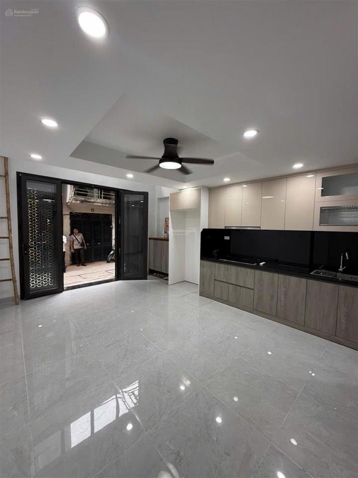 Cần bán căn nhà đẹp mới trung tâm bạch mai  lô góc  vf3 vào nhà  nhà dân xây  6 tầng thang máy