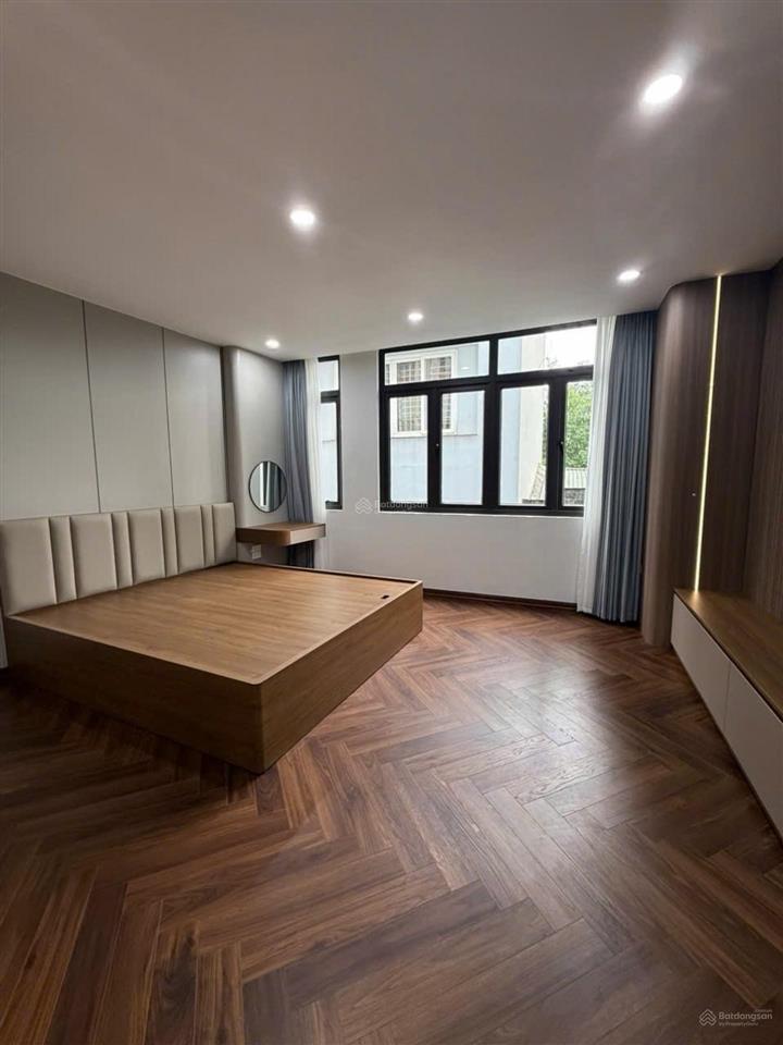 Cần bán căn nhà đẹp mới trung tâm bạch mai  lô góc  vf3 vào nhà  nhà dân xây  6 tầng thang máy
