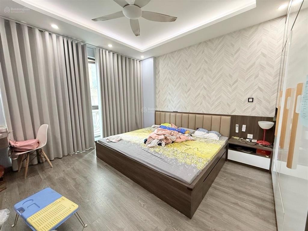 Bán gấp nhà mặt phố trung tâm quận hoàng mai 75m2 6tầng thang máy  ô tô  kinh doanh cho thuê hot